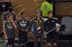 lol官网-实力悬殊,球队轻松击败对手,轻车熟路的简单介绍