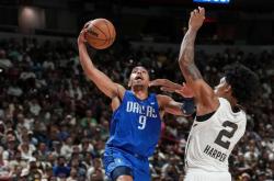 lol全球总决赛-独行侠新秀展示出色表现,教练赞赏他的进步的简单介绍