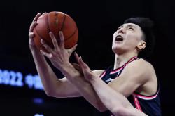 lol高校认证-篮球赛事中球员实力逐渐显现