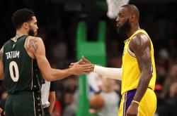 lol全球总决赛-湖人迎来一场历史性的篮球对决