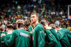 lol高校认证-排球赛事中火箭战胜对手成功宣布退役