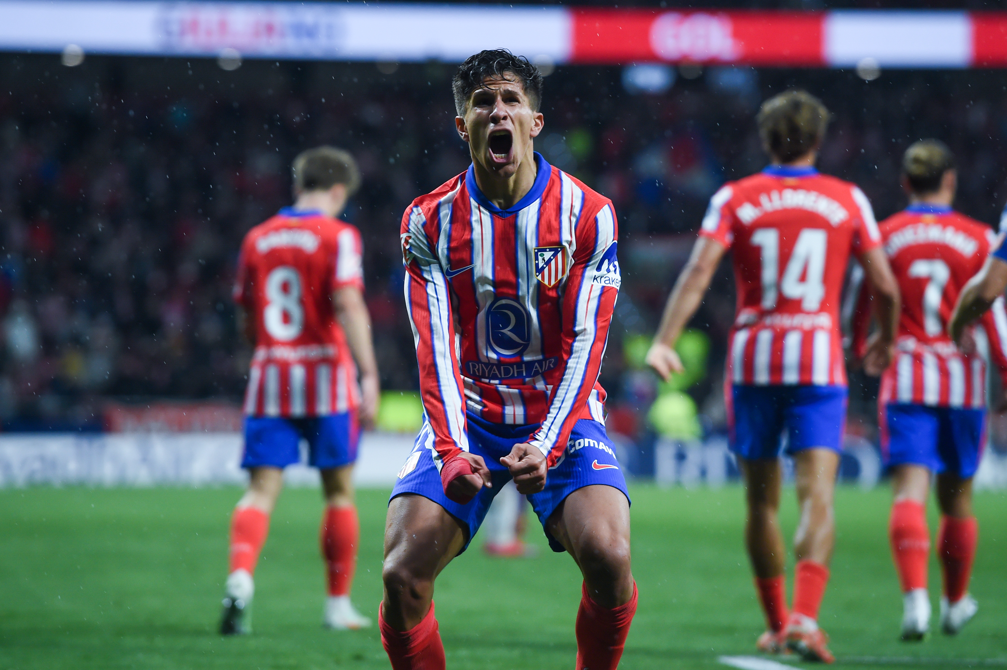 瓦拉多利德球员庆祝战胜对手表现出色的简单介绍 瓦拉多利德球员庆祝战胜对手表现出色的简单介绍