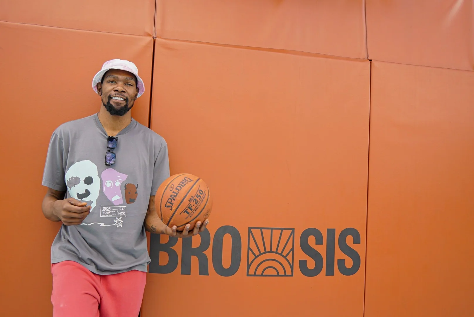 关于篮网球迷送上祝福,球队士气高涨的信息 关于篮网球迷送上祝福,球队士气高涨的信息