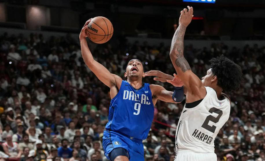 独行侠新秀展示出色表现,教练赞赏他的进步的简单介绍 独行侠新秀展示出色表现,教练赞赏他的进步的简单介绍