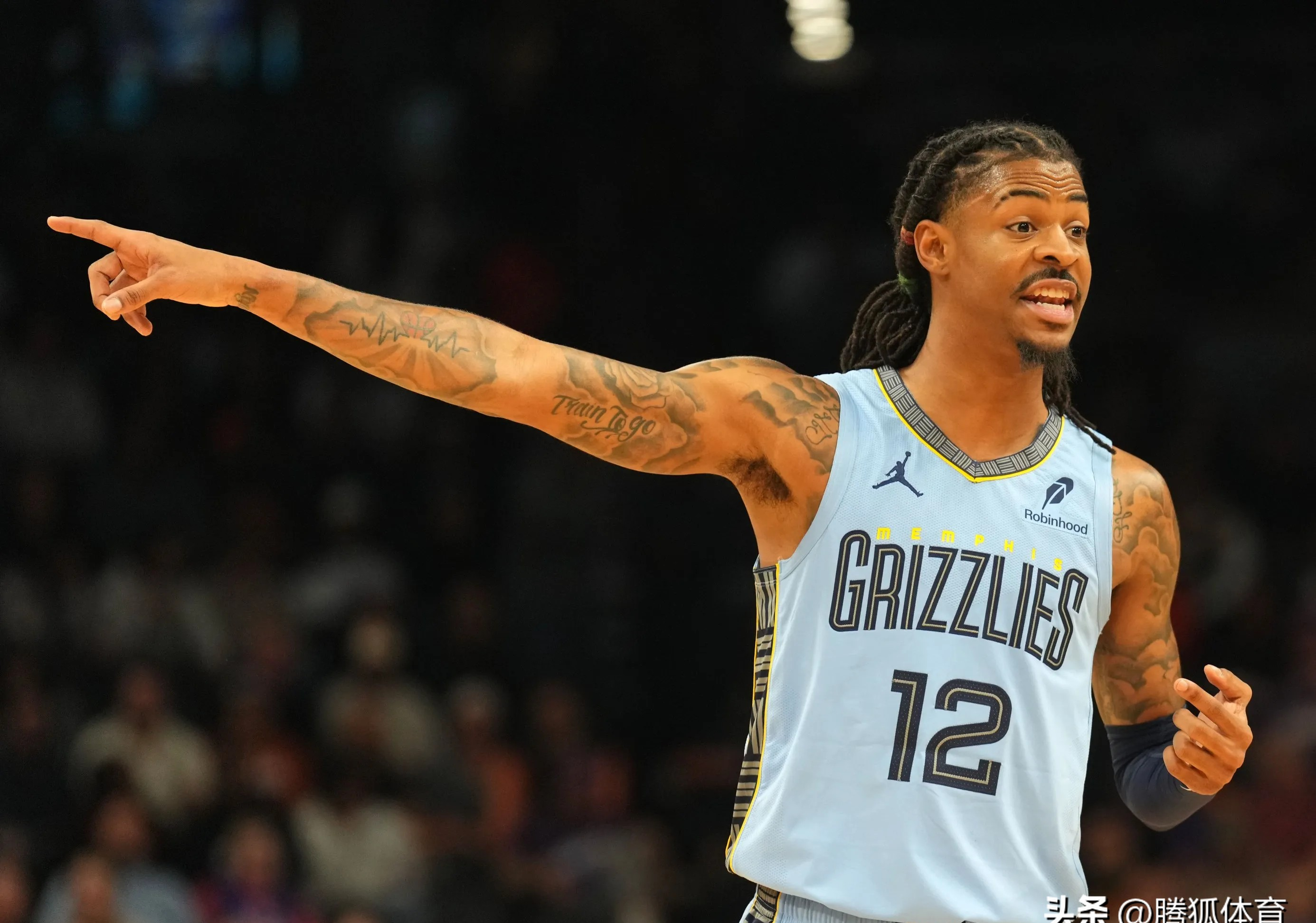 灰熊新秀获得首次全明星入围,成为球队骄傲 灰熊新秀获得首次全明星入围,成为球队骄傲