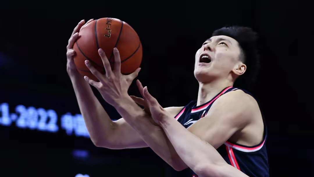 篮球赛事中球员实力逐渐显现 篮球赛事中球员实力逐渐显现