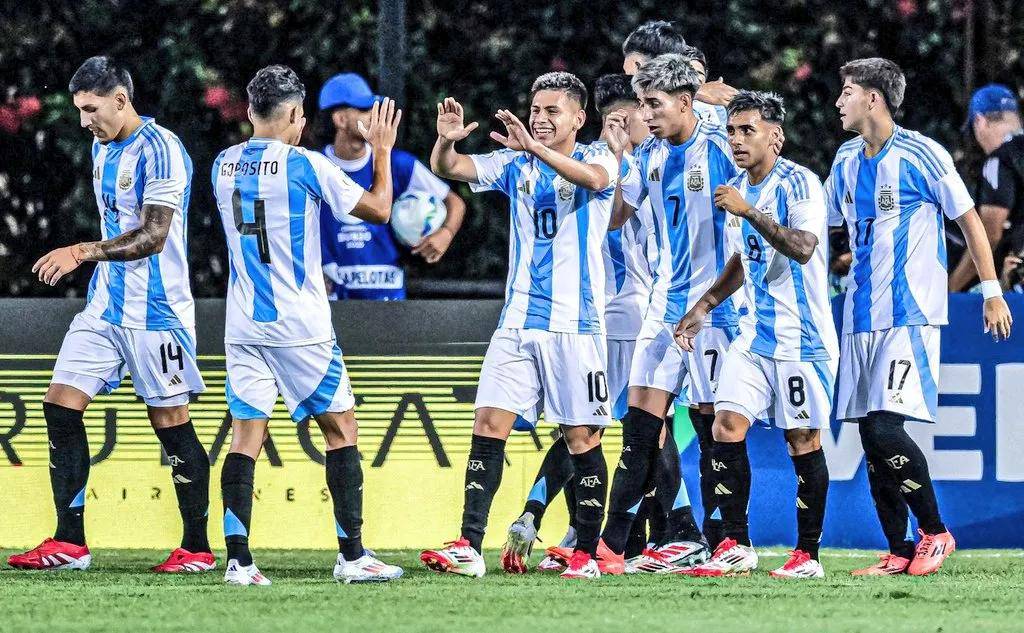 南美足球俱乐部新赛季启动,各队实力均衡 南美足球俱乐部新赛季启动,各队实力均衡