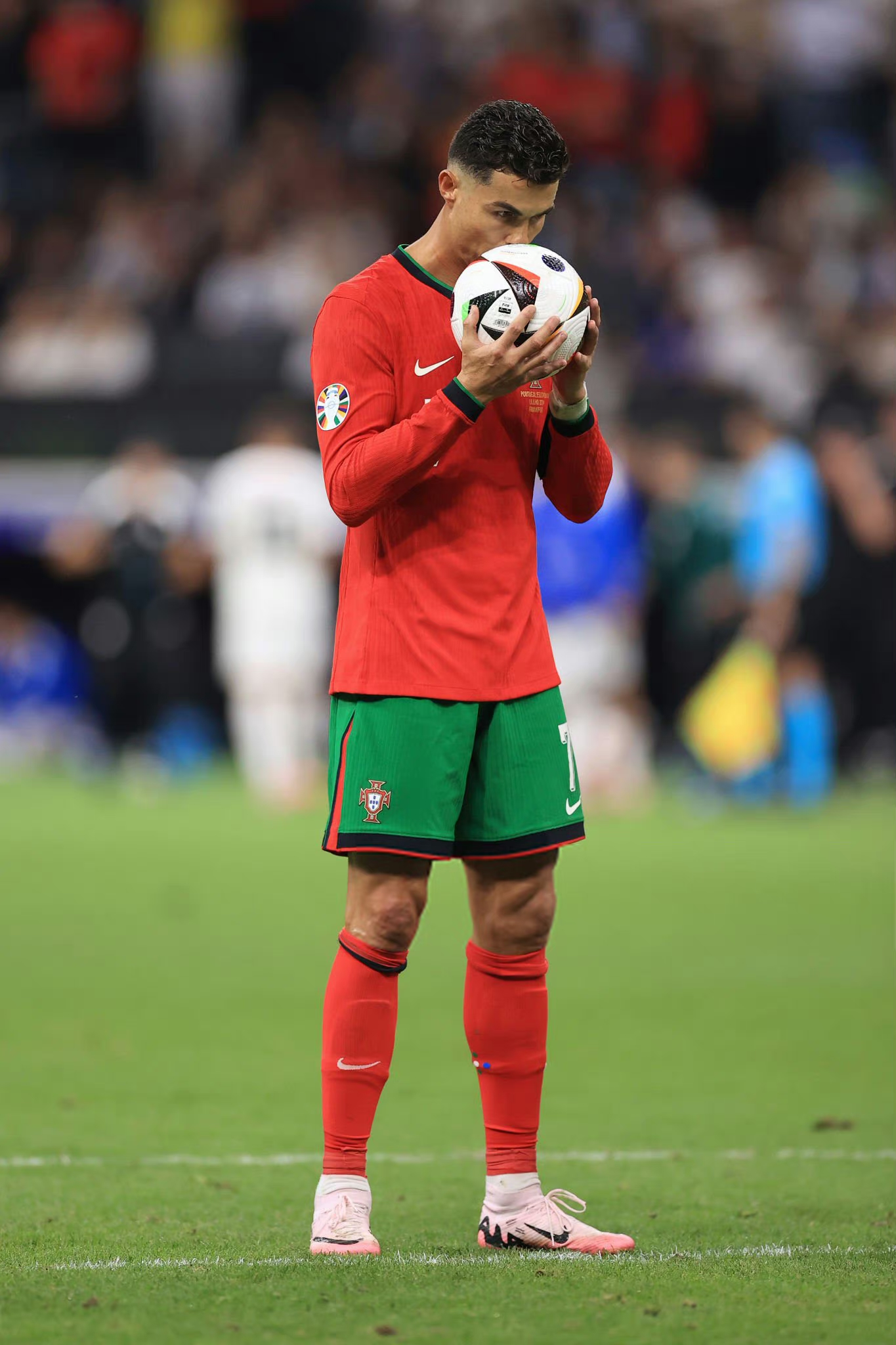 包含葡萄牙-逼平法国,小组第三出局的词条 包含葡萄牙-逼平法国,小组第三出局的词条