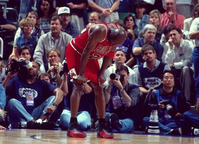 关于精彩瞬间:比赛中的经典瞬间回放的信息 关于精彩瞬间:比赛中的经典瞬间回放的信息