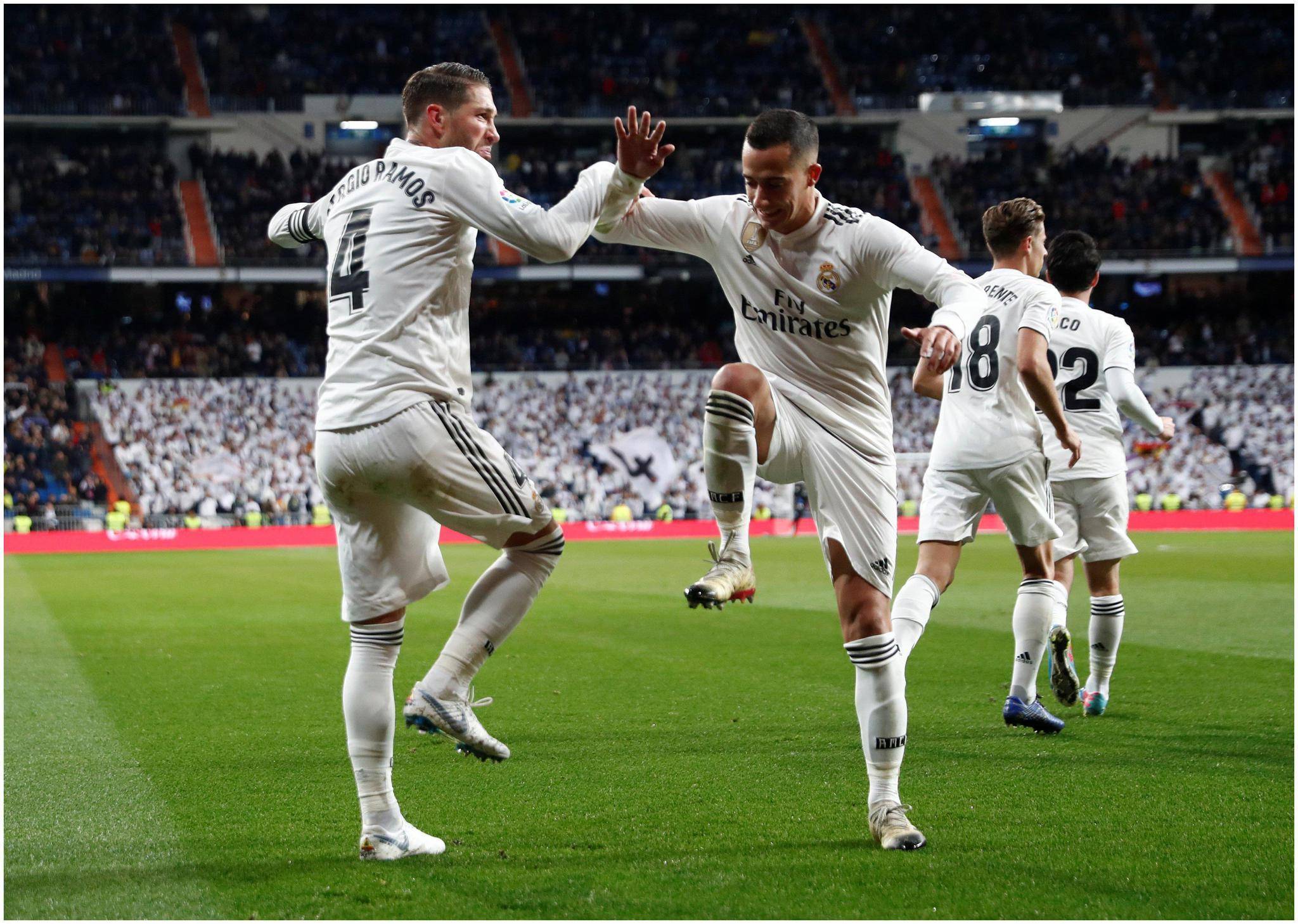 曼城全队合作无间,轻松击败对手 曼城全队合作无间,轻松击败对手