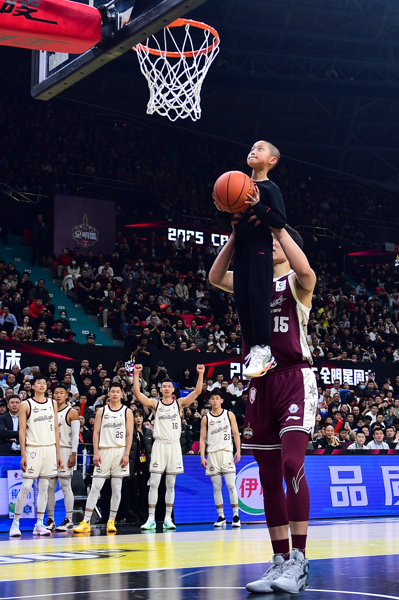 CBA明星队伍备战明日之星挑战赛 CBA明星队伍备战明日之星挑战赛