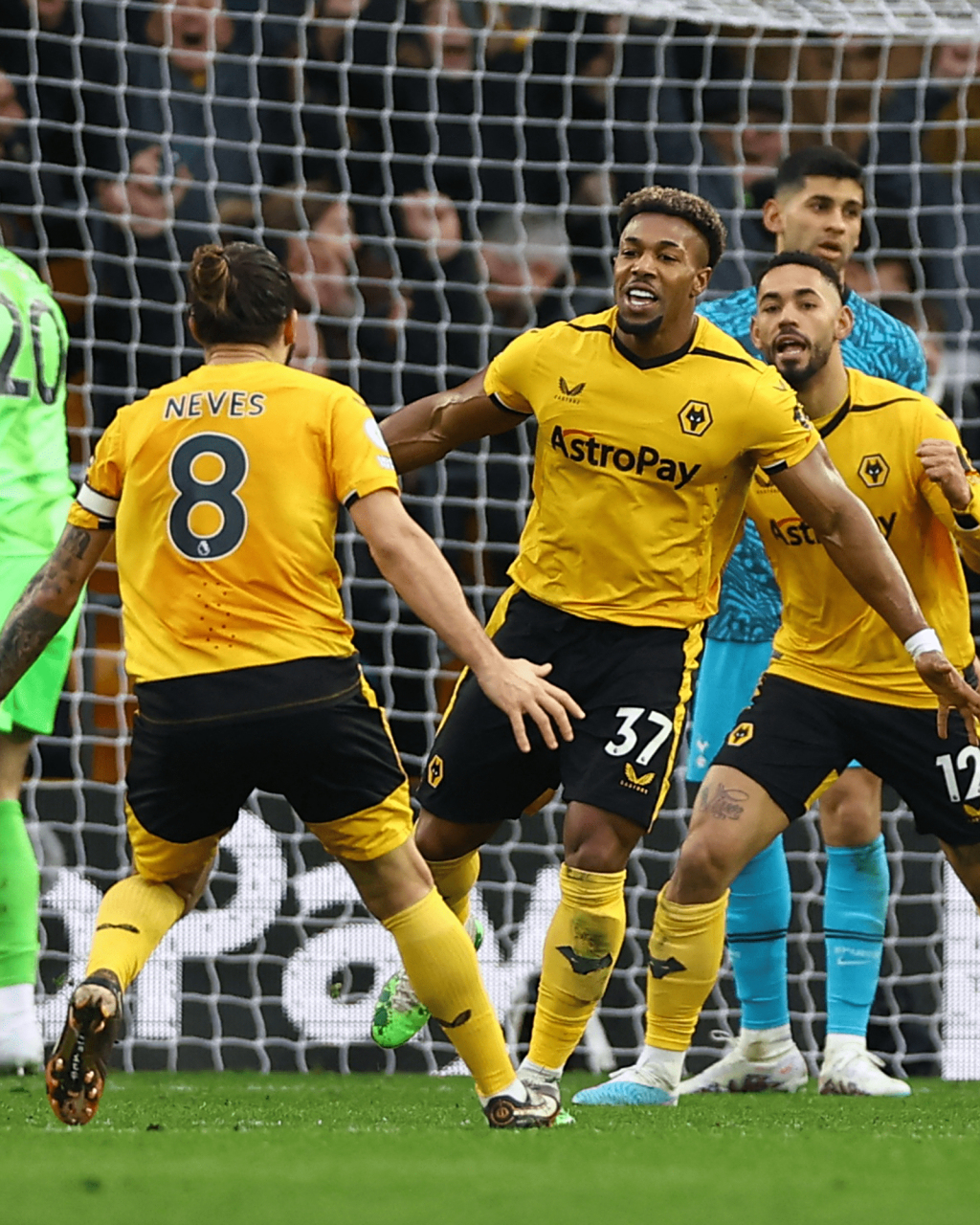 托特纳姆热刺客场大败,积分下滑 托特纳姆热刺客场大败,积分下滑