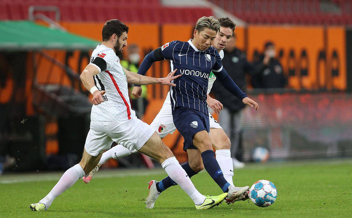 奥格斯堡主场轻松击败对手,保持火热状态 奥格斯堡主场轻松击败对手,保持火热状态