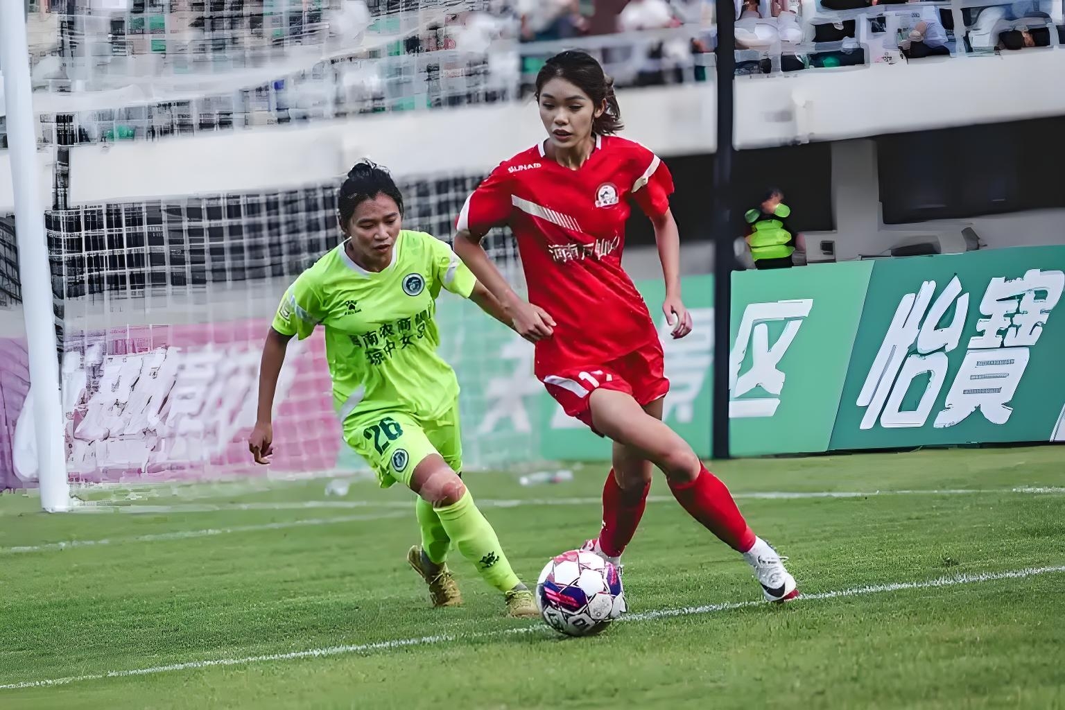 激烈角逐!女足赛场风云再起 激烈角逐!女足赛场风云再起