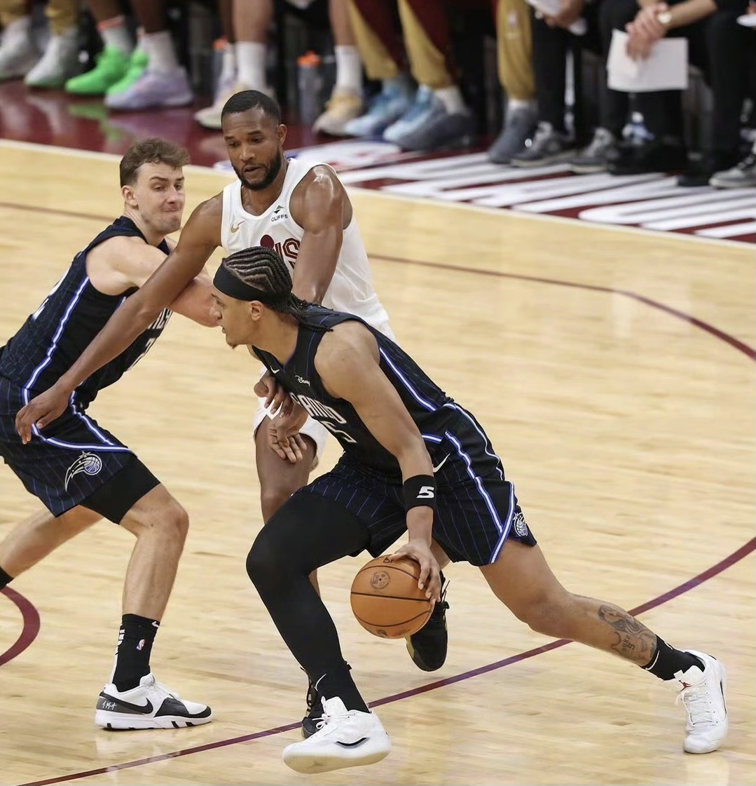 力压对手!球队实现逆袭胜利令人惊叹 力压对手!球队实现逆袭胜利令人惊叹