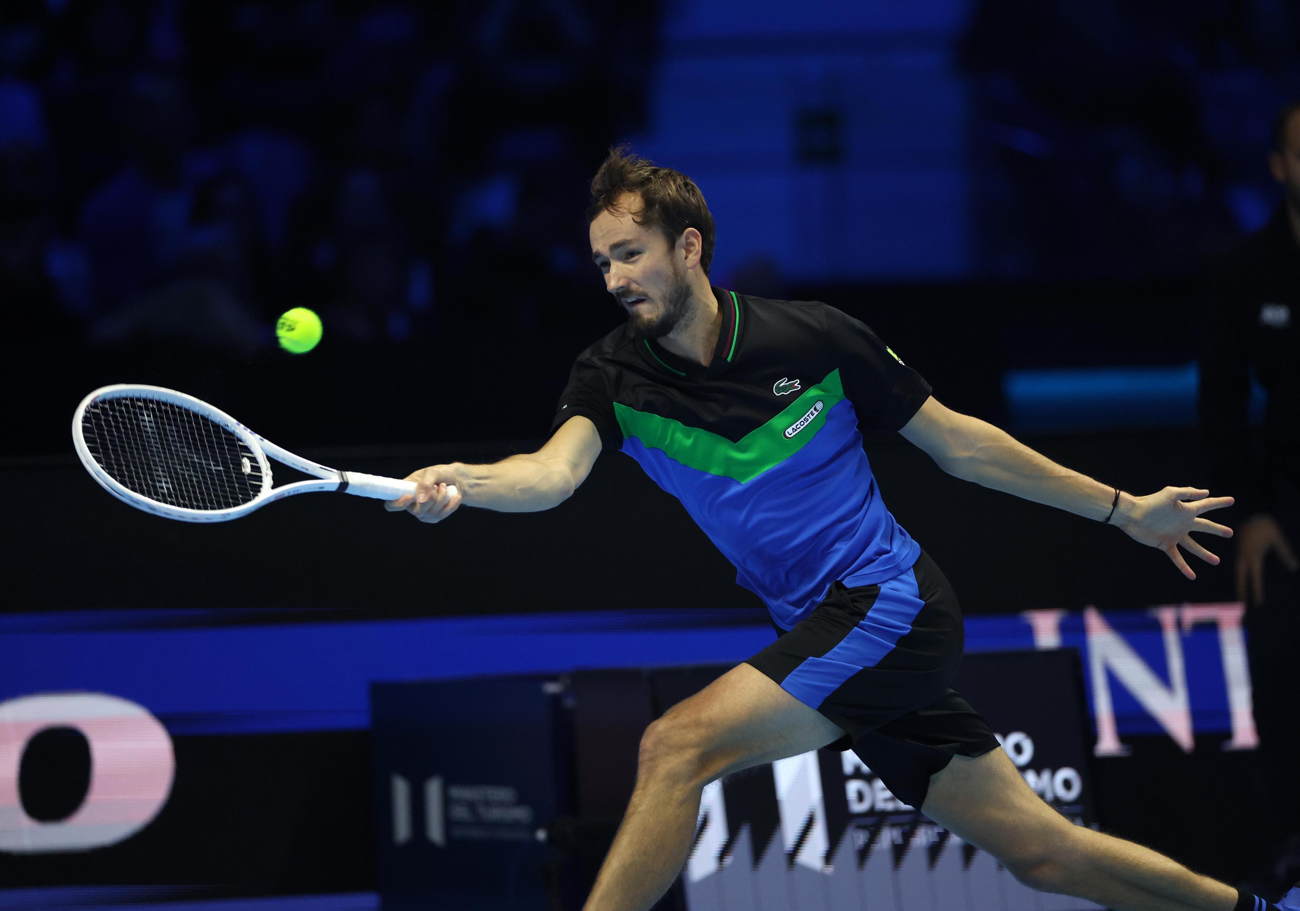 温网横扫ATP总决赛,梅德韦杰夫点燃赛场 温网横扫ATP总决赛,梅德韦杰夫点燃赛场