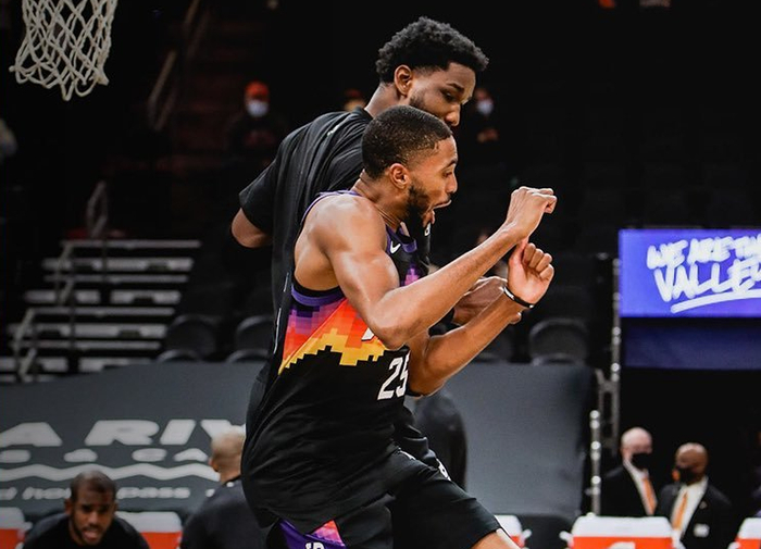 魔术横扫上海队，保罗带队取胜